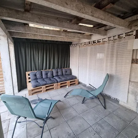 Dom wakacyjny Maison Cosy Avec Balneo & Jardin Châlons-en-Champagne