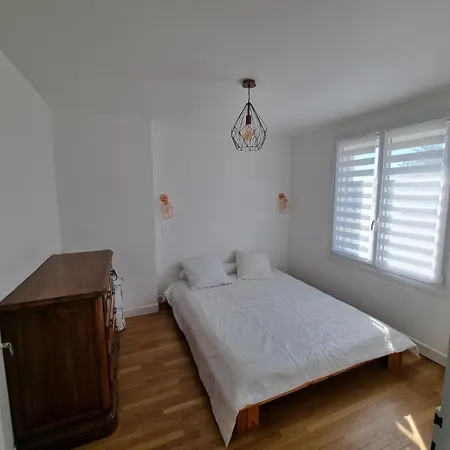 Maison Cosy Avec Balneo & Jardin Holiday home Chalons-en-Champagne