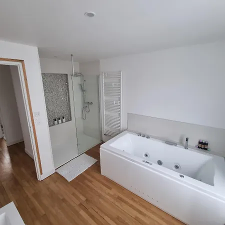 Maison Cosy Avec Balneo & Jardin Holiday home Chalons-en-Champagne