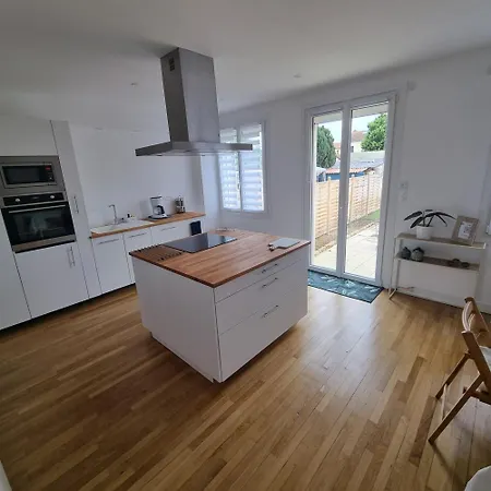 Maison Cosy Avec Balneo & Jardin Holiday home Chalons-en-Champagne