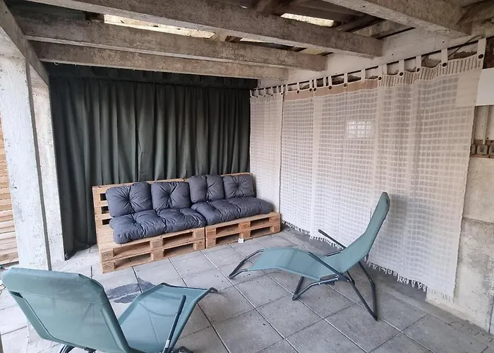 Hébergement de vacances Maison Cosy Avec Balnéo&jardin Châlons-en-Champagne