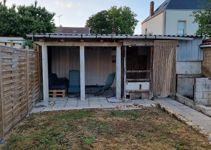 Hébergement de vacances Maison Cosy Avec Balnéo&jardin Châlons-en-Champagne